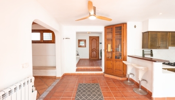 Resa Estates house huis te koop Siesta kitchen hallway.jpg